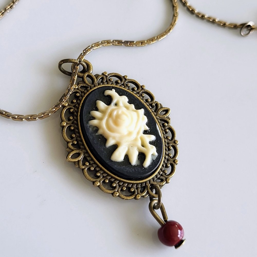 Vintage Style Rose Cameo Necklace – Antique Bronze Tone with Red Bead Drop